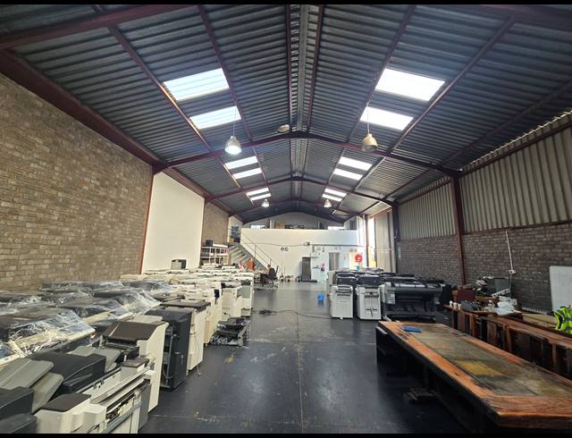 360M² WAREHOUSE FOR SALE IN ANDERBOLT